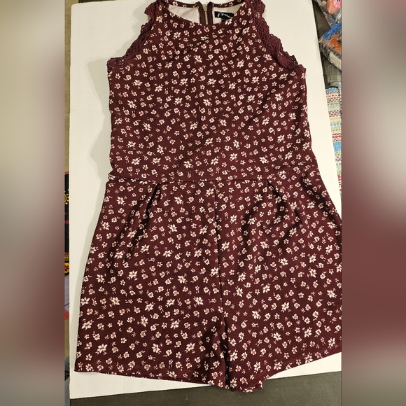 New Girls Romper - Picture 1 of 4